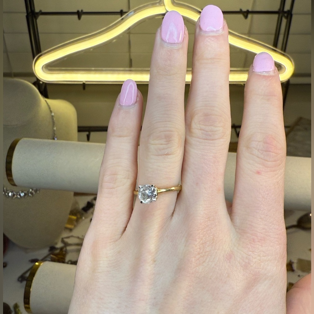 18KT HGE Gold Ring with Clear Stone